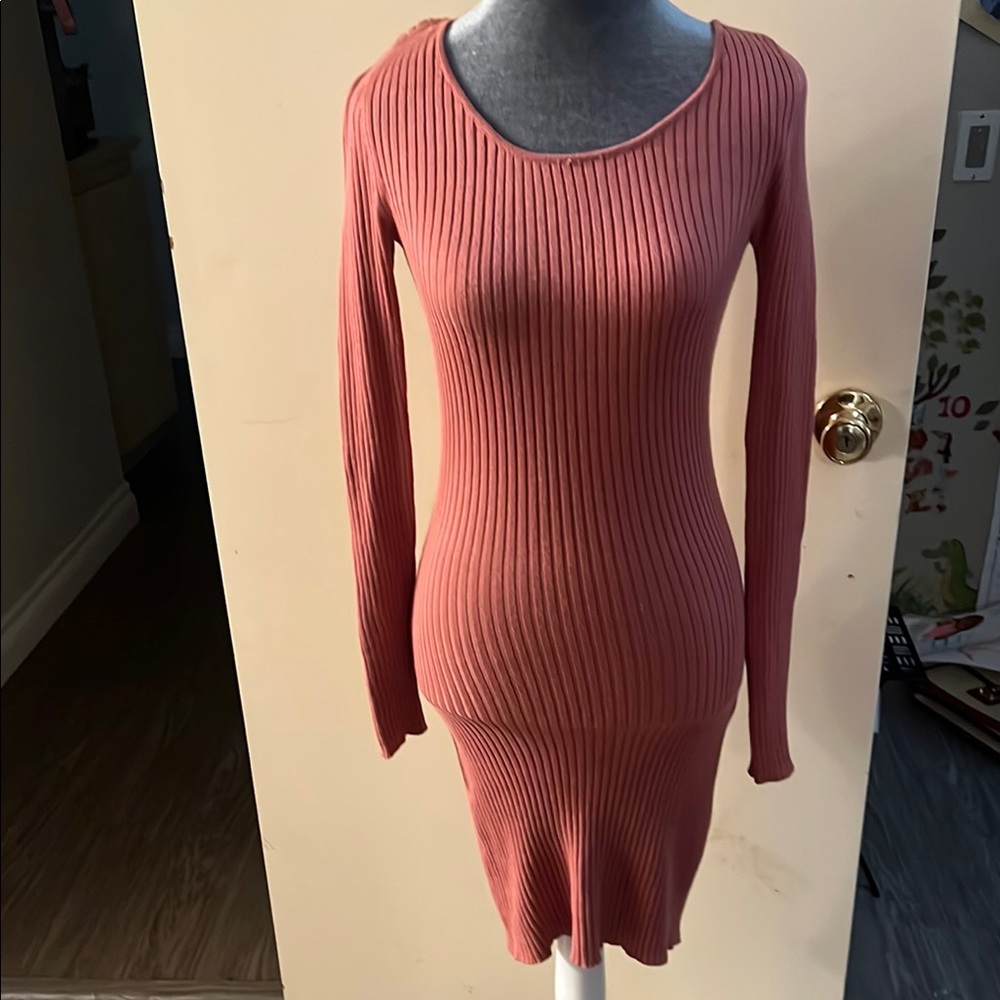 Elegant Pink Ribbed Dress